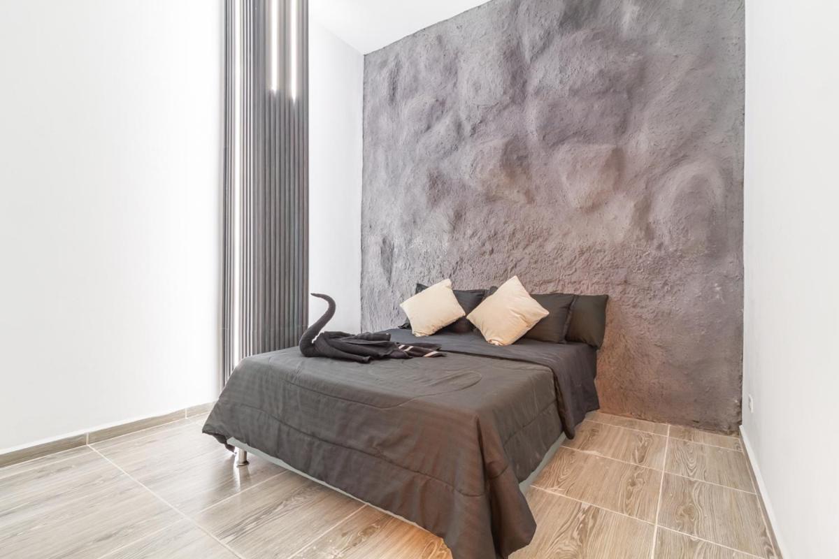Apartamento 6 Bedroom With Jacuzzi 1 Block From Lleras P10 *