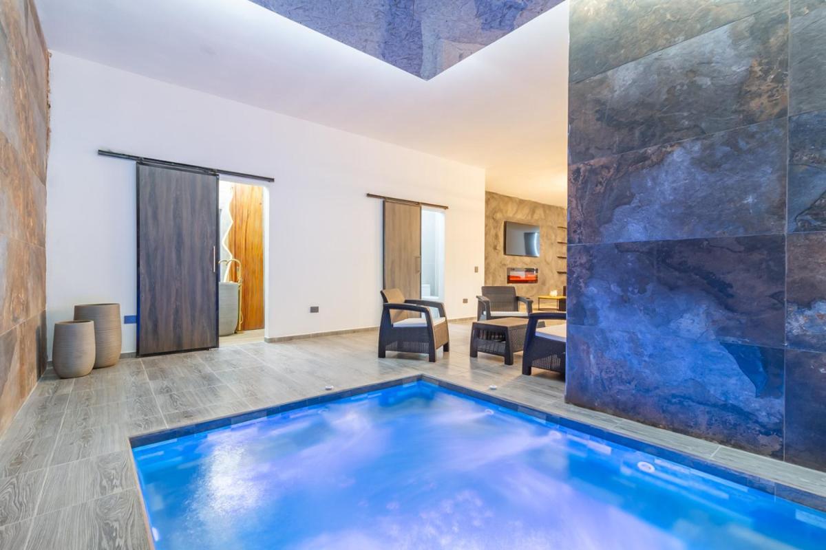 Apartamento 6 Bedroom With Jacuzzi 1 Block From Lleras P10