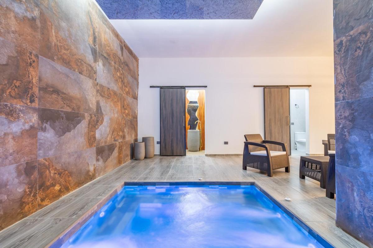Apartamento 6 Bedroom With Jacuzzi 1 Block From Lleras P10 Medellín