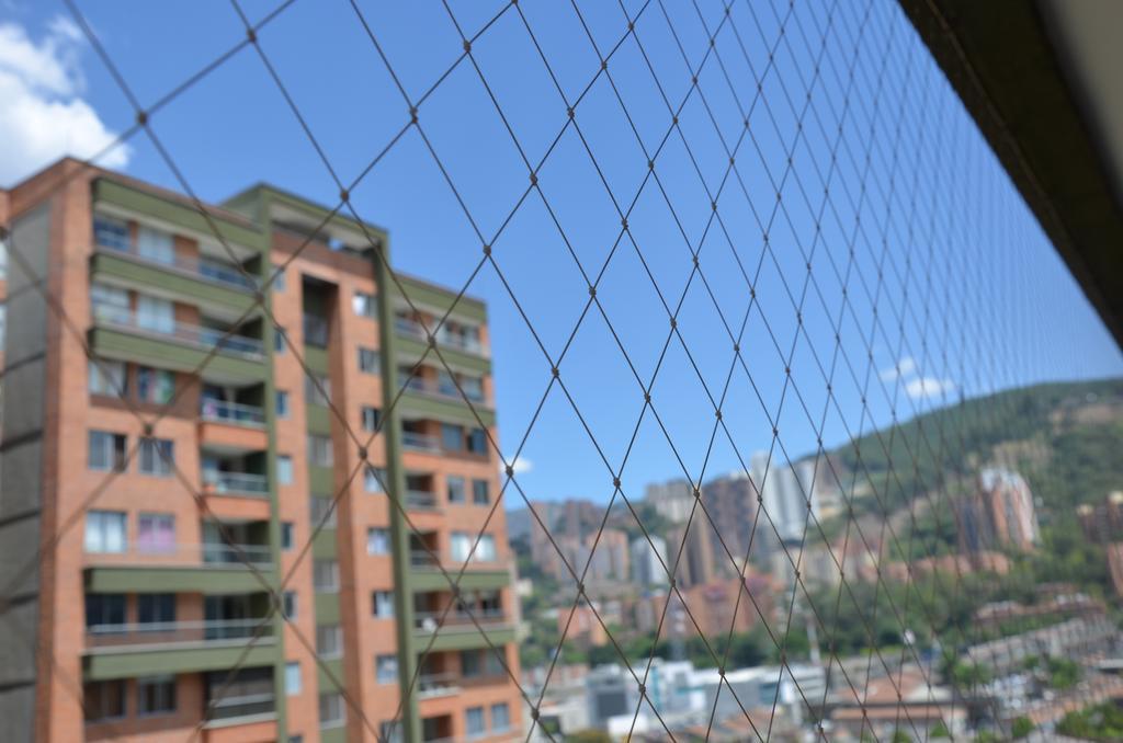 Parque Central Del Rio * Medellin