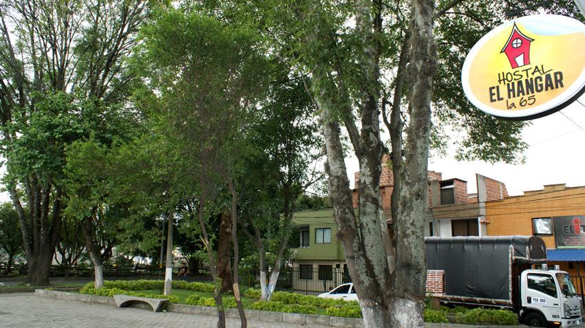 Hostal Hostal El Hangar 65