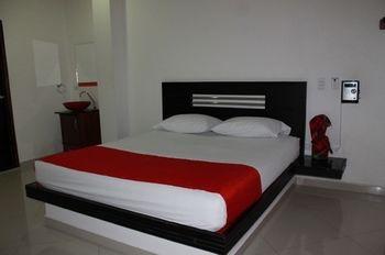Hotel Laureles Park 3*