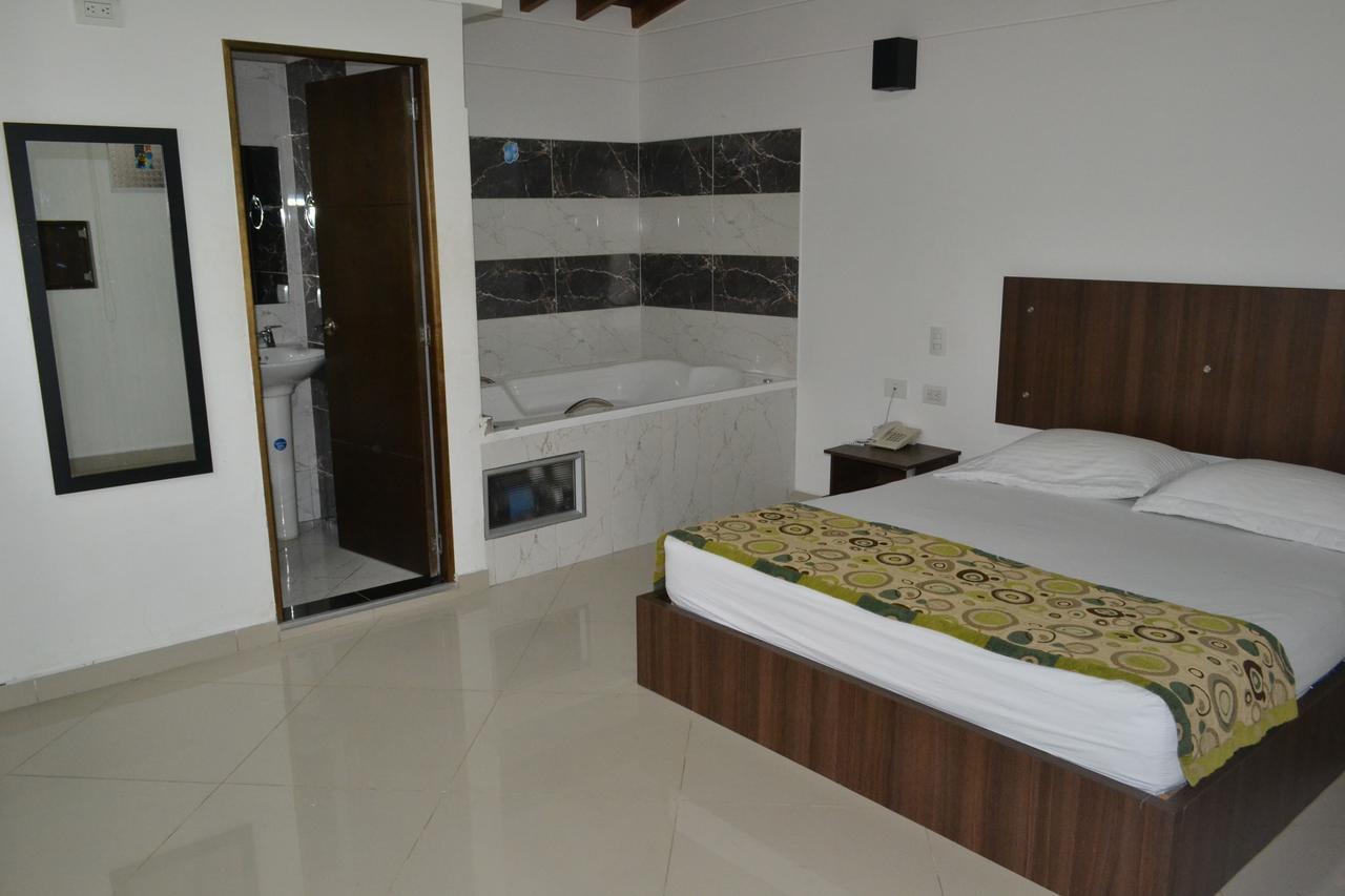 Punto Dos Suites Hotel económico 3*