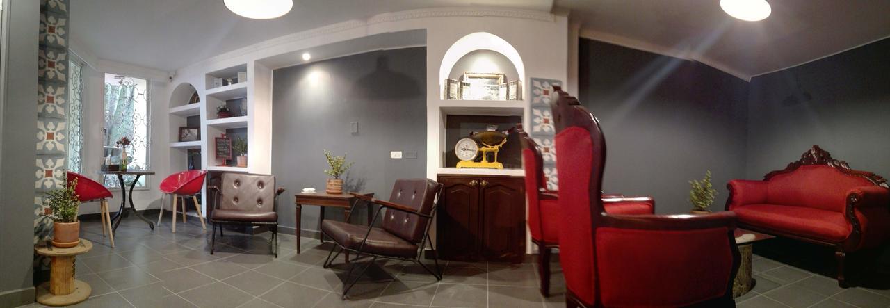Antique House Hostal