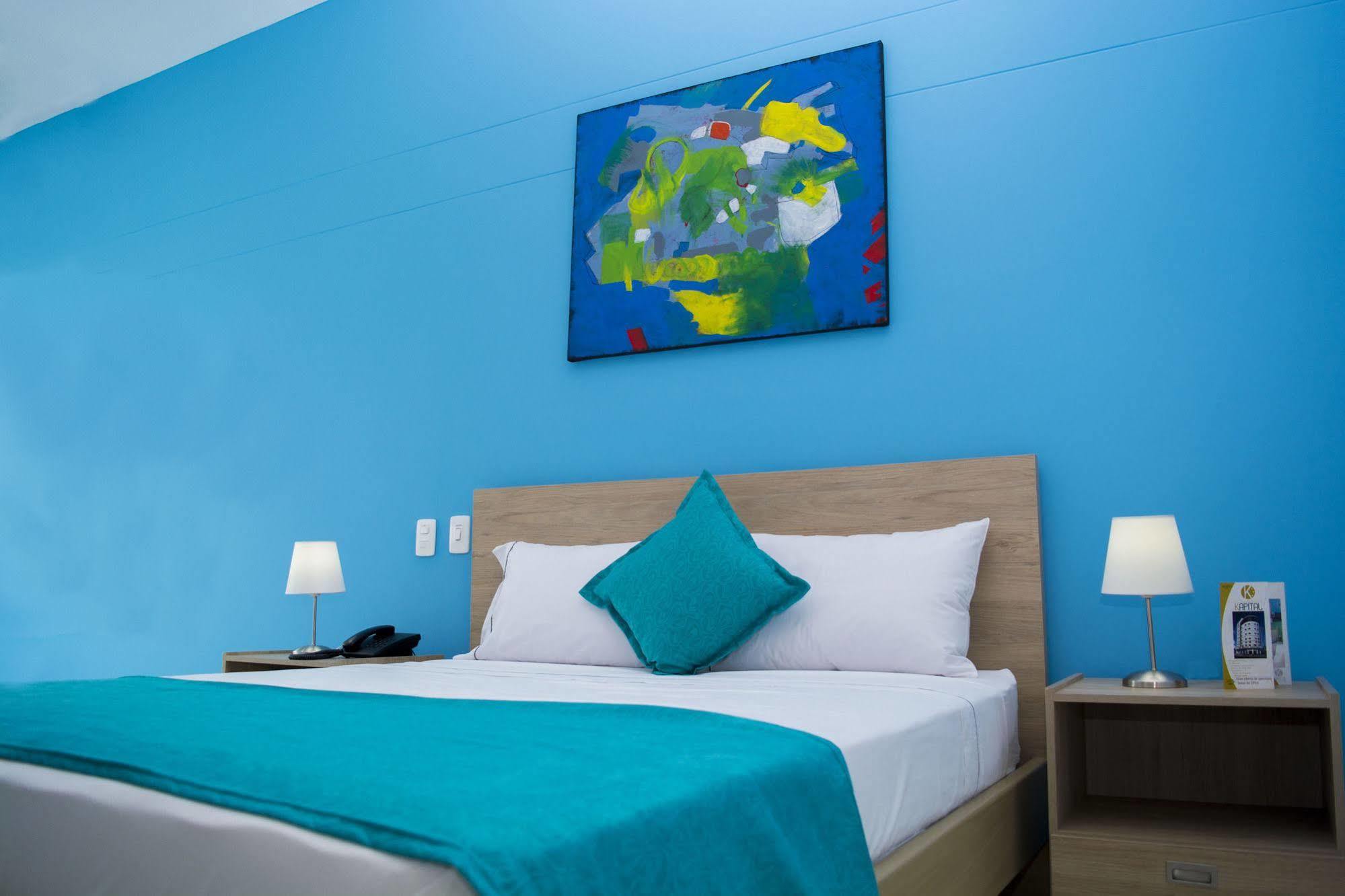 Hotel Kapital 3*