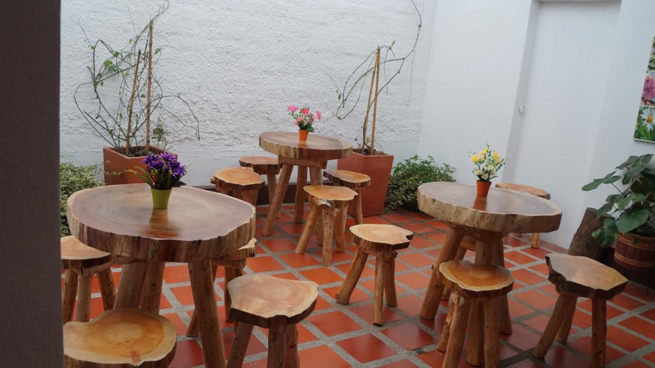 El Jardin De La 10 Pensión