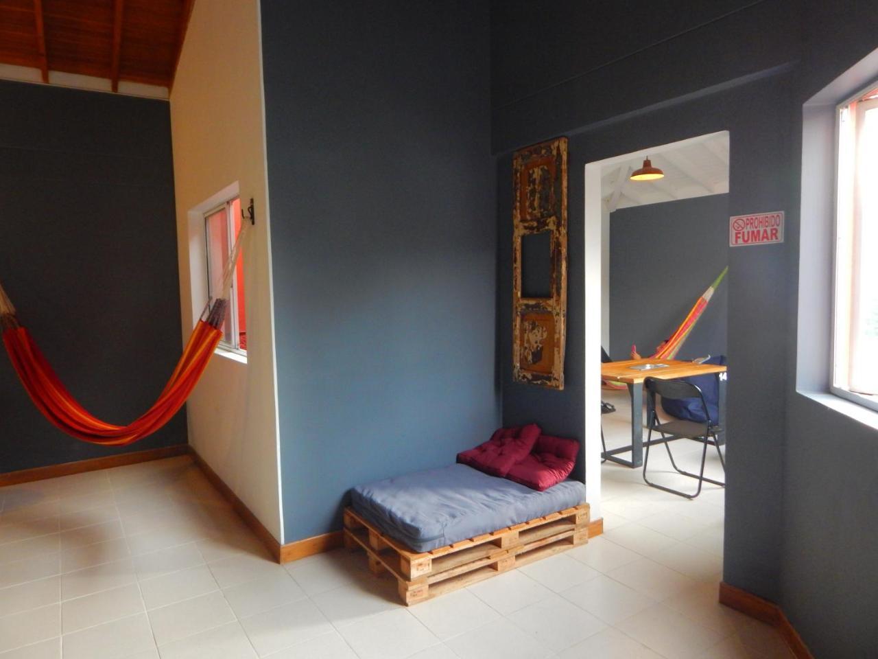 Antique House Hostal
