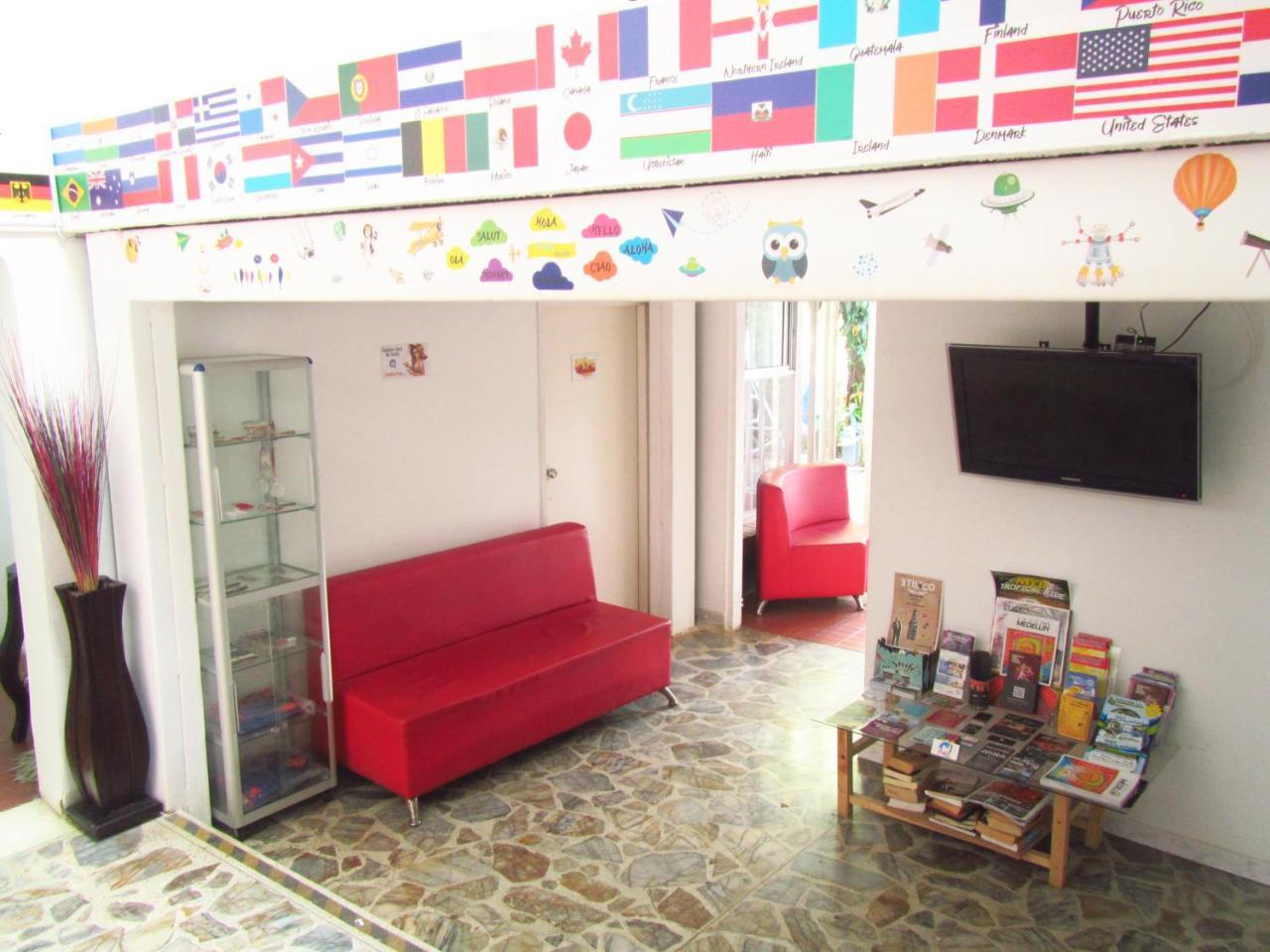 Hostal Art City *