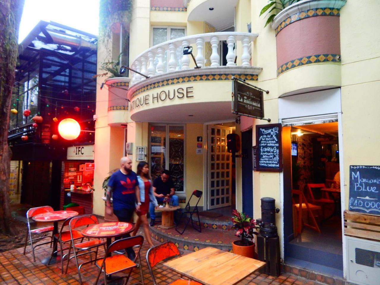 Hostal Antique House Medellín