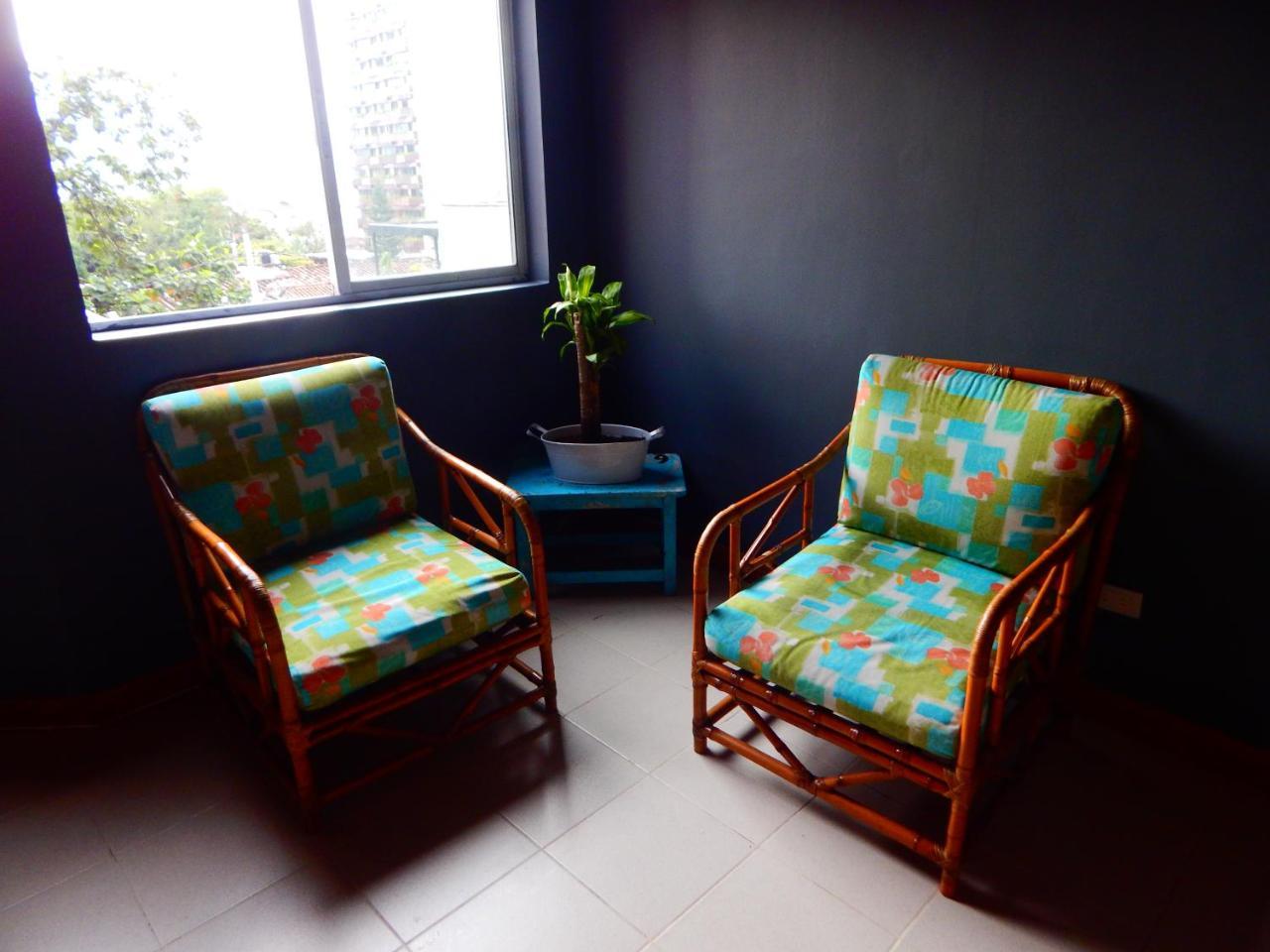 Hostal Antique House
