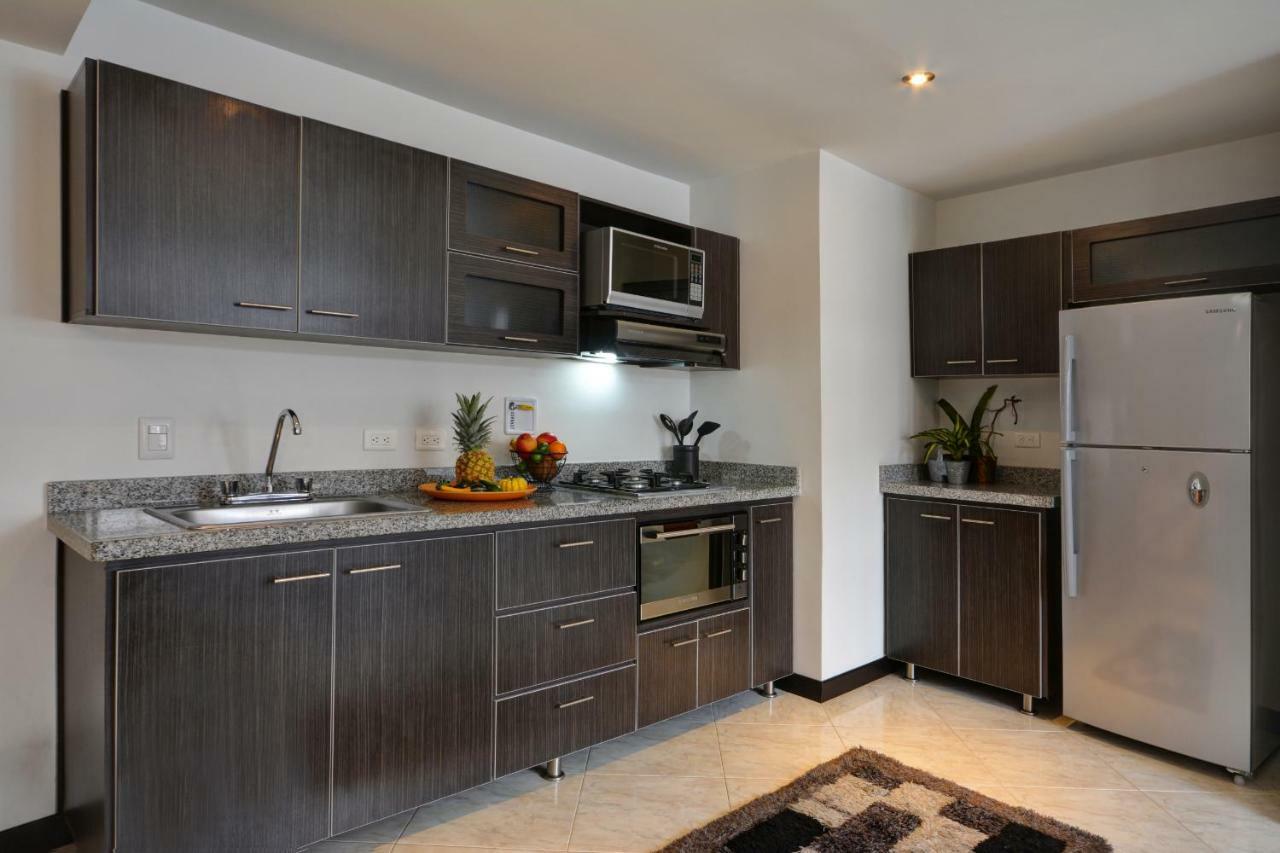 Poblado Suites By Lifeafar Apartamento *