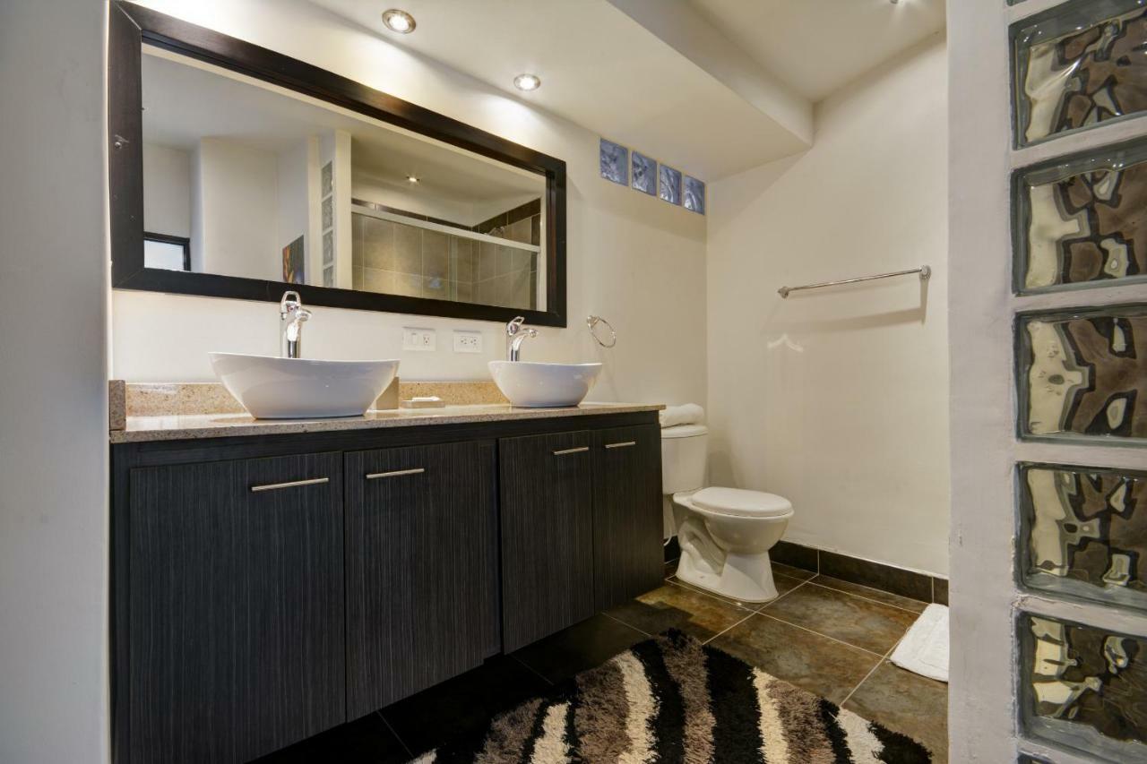 Poblado Suites By Lifeafar Apartamento *