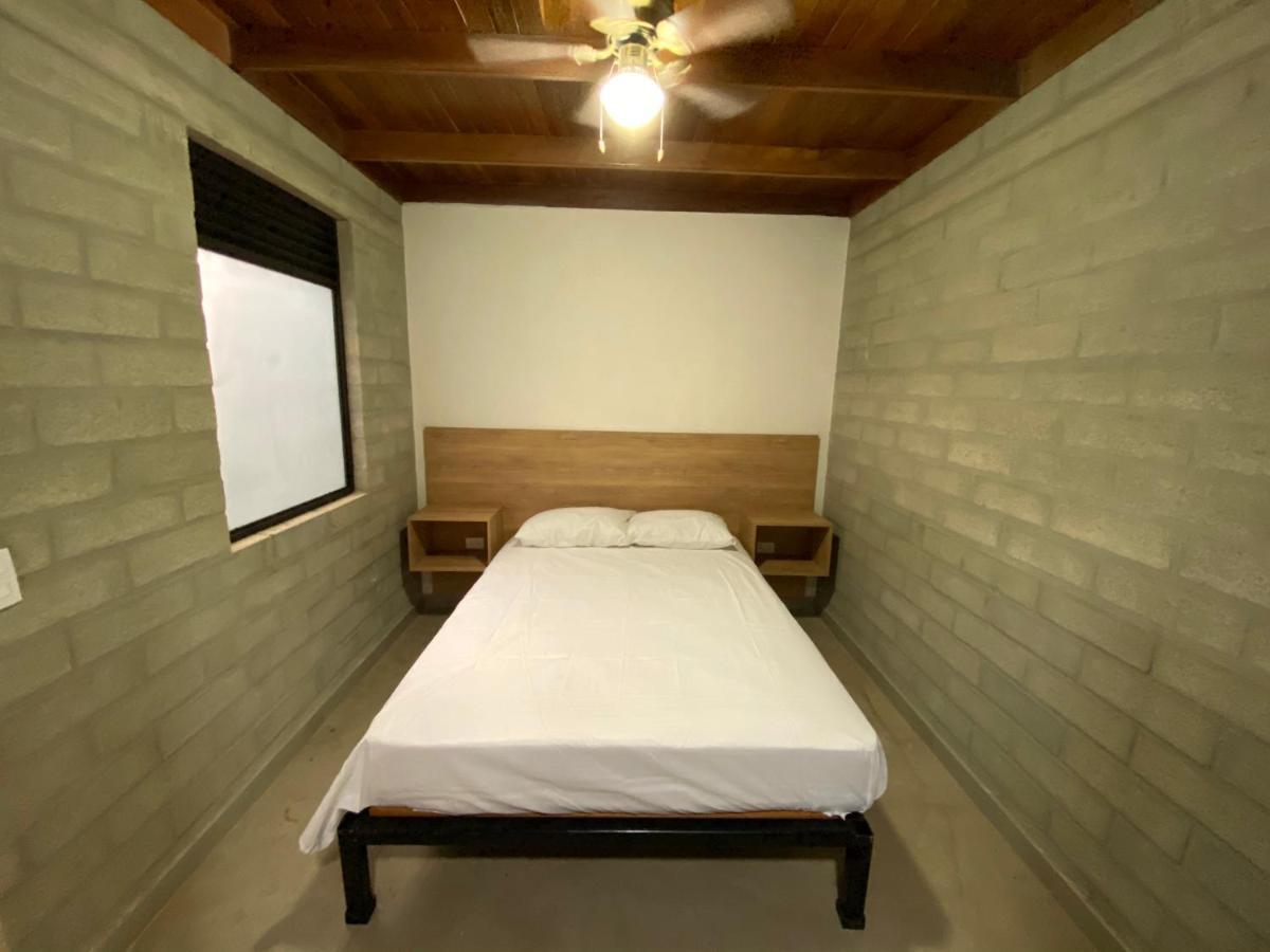 Alquiler De Habitación En Barrio San Diego Pensión