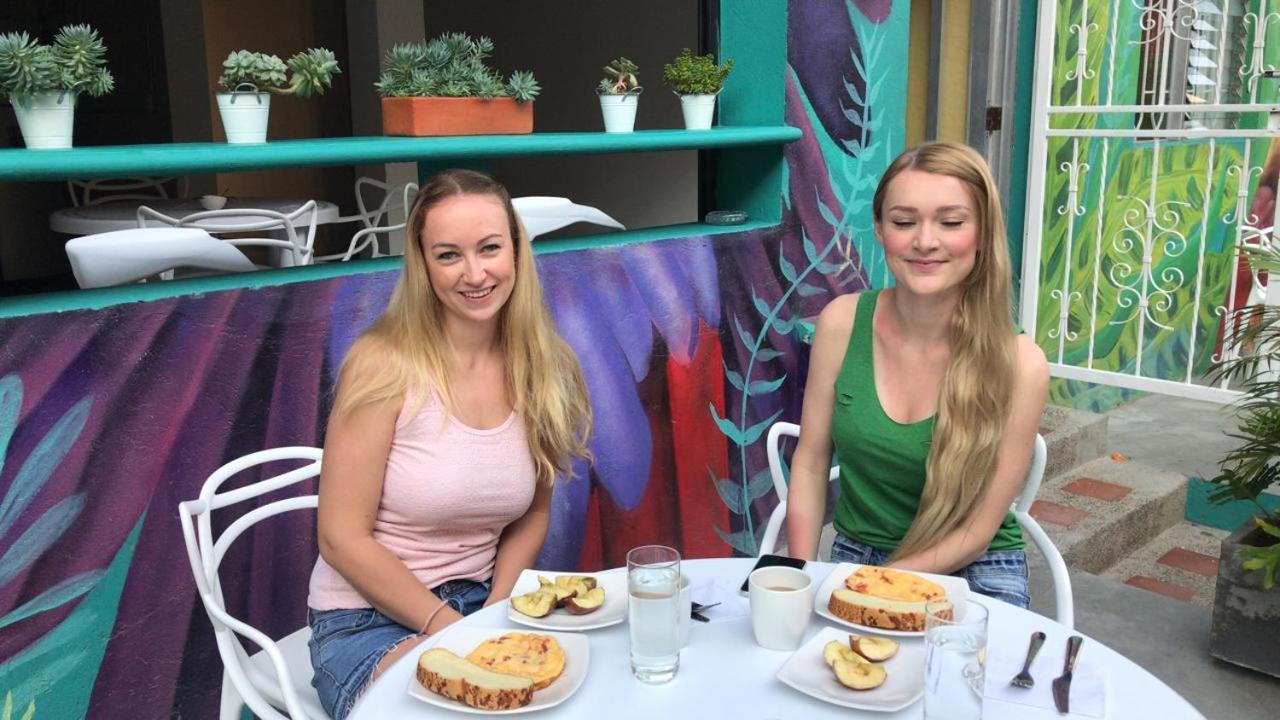 Gastón Coliving Hostal *