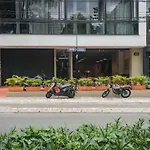 Loft 32 Medellin Living