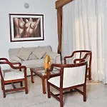 Hotel Laureles 70