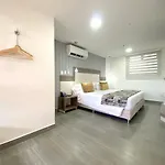 Seven Inn Hotel