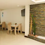 Hotel Loyds