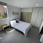 Cozy Suite In The Heart Of El Poblado, Free Parking, 24/7 Security