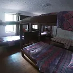 Le VI Hostal
