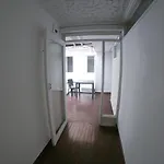 Le VI Hostal