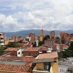 Casa Con Parking, Cerca Al Metro Y Mercados, 5 Piso Solo Escaleras