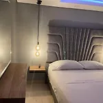 Soho Deluxe