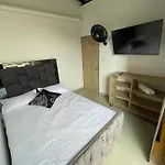 Aparta-Hotel Laureles 305