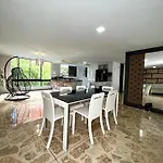Apartamento Hermoso En El Mejor Barrio Medellin