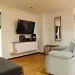 Apto De Lujo Con Terraza Zona Barbecue Y Piscina