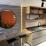 Agradable Y Moderno Aparta Estudio Con Aire Acondicionado