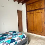 Habitacion Amigable Para Descansar Y Trabajar