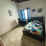 Habitacion Amigable Para Descansar Y Trabajar
