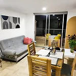 Apartamento En Laureles En La Ubicacion Ideal