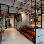 Stylish Urban Hotel In Provenza - Viu Experience