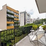 Stylish Urban Hotel In Provenza - Viu Experience