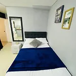 Hostal Laureles Casa Linda