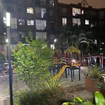 Modern, Apt/Near Tourist Sites.