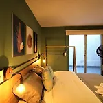 Apartamento Privado Con Patio Interno One103 By Roots Rentals