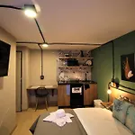 Apartamento Privado Con Patio Interno One103 By Roots Rentals