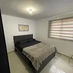 Acogedor Apartamento A 5 Minutos Del Parque Comercial El Tesoro En El Poblado