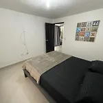 Acogedor Apartamento A 5 Minutos Del Parque Comercial El Tesoro En El Poblado