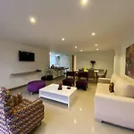 Amplio Apartamento Amoblado En Medellin Mlb201