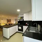 Amplio Apartamento Amoblado En Medellin Mlb201
