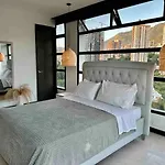 2001 El Poblado! Charming Apartment