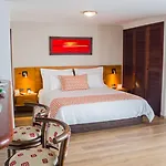 Leblon Suites Hotel