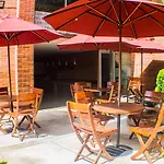 Leblon Suites Hotel