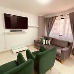 Yari-Amazing Apartment Med