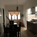 Apartamento En Laureles Con Ubicacion Privilegiada