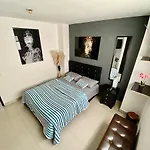 Moderno 2 Habitaciones 2 Cuadras Del La 70 Wfh